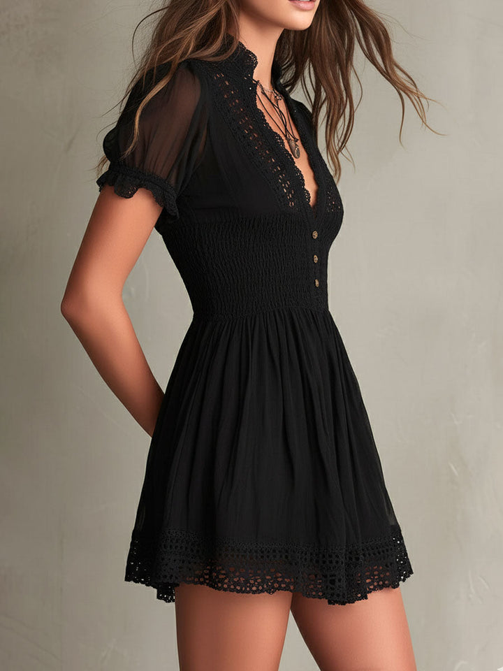 Robe Mini Noire Smockée Classic Muse
