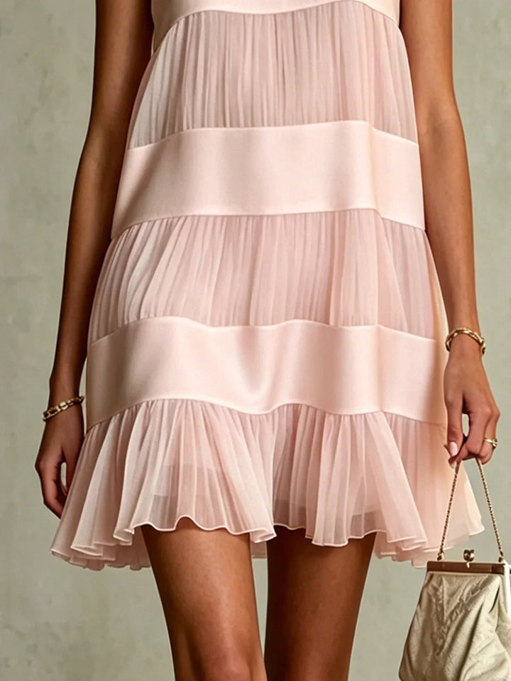 Estrella Robe Mini Rose Pâle Plissée avec Design en Couches et Patchwork