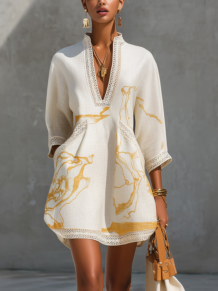 Aliénor | Robe Mini Crochetée Ivoire à Motifs Dorés et Décolleté en V