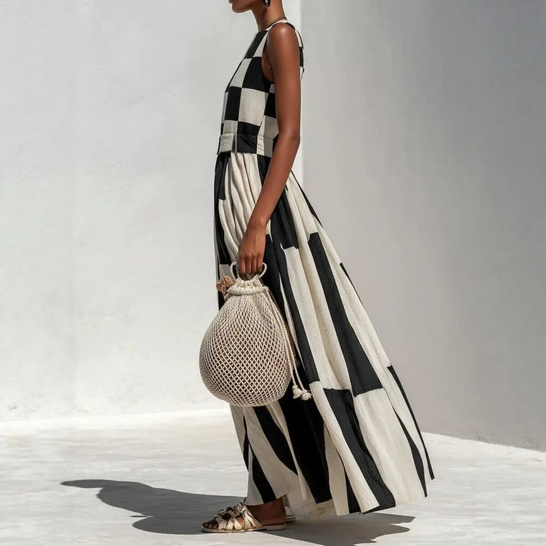 Noa Robe Maxi Géométrique en Blanc et Noir