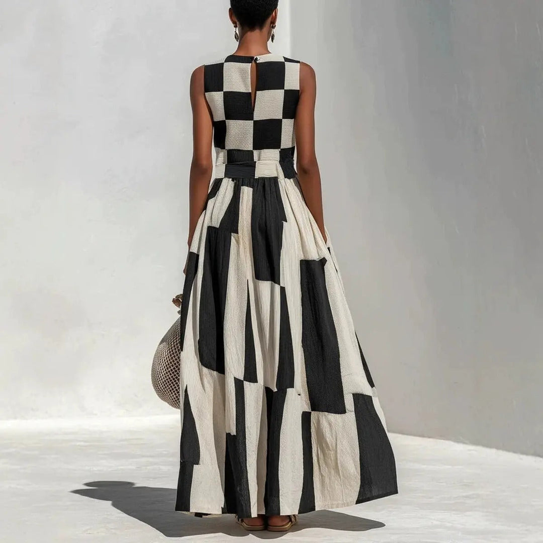 Noa Robe Maxi Géométrique en Blanc et Noir